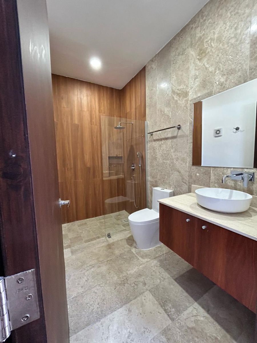 13 de 22: BAÑO DE RECAMARA PRINCIPAL