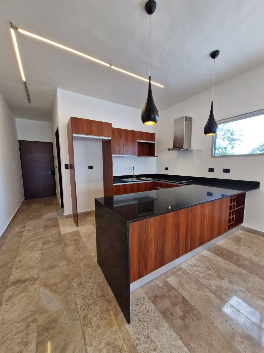 7 of 24: COCINA