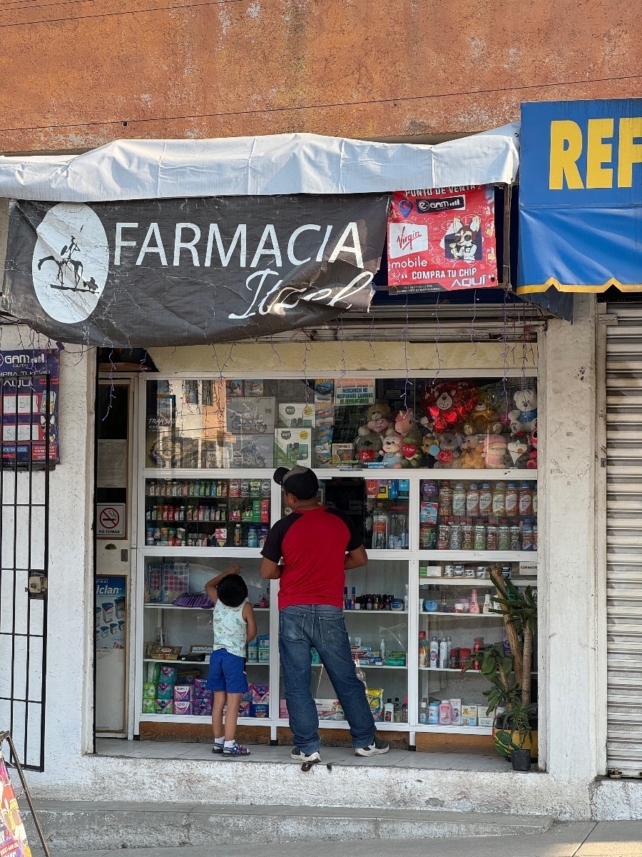 7 de 50: Local Farmacia