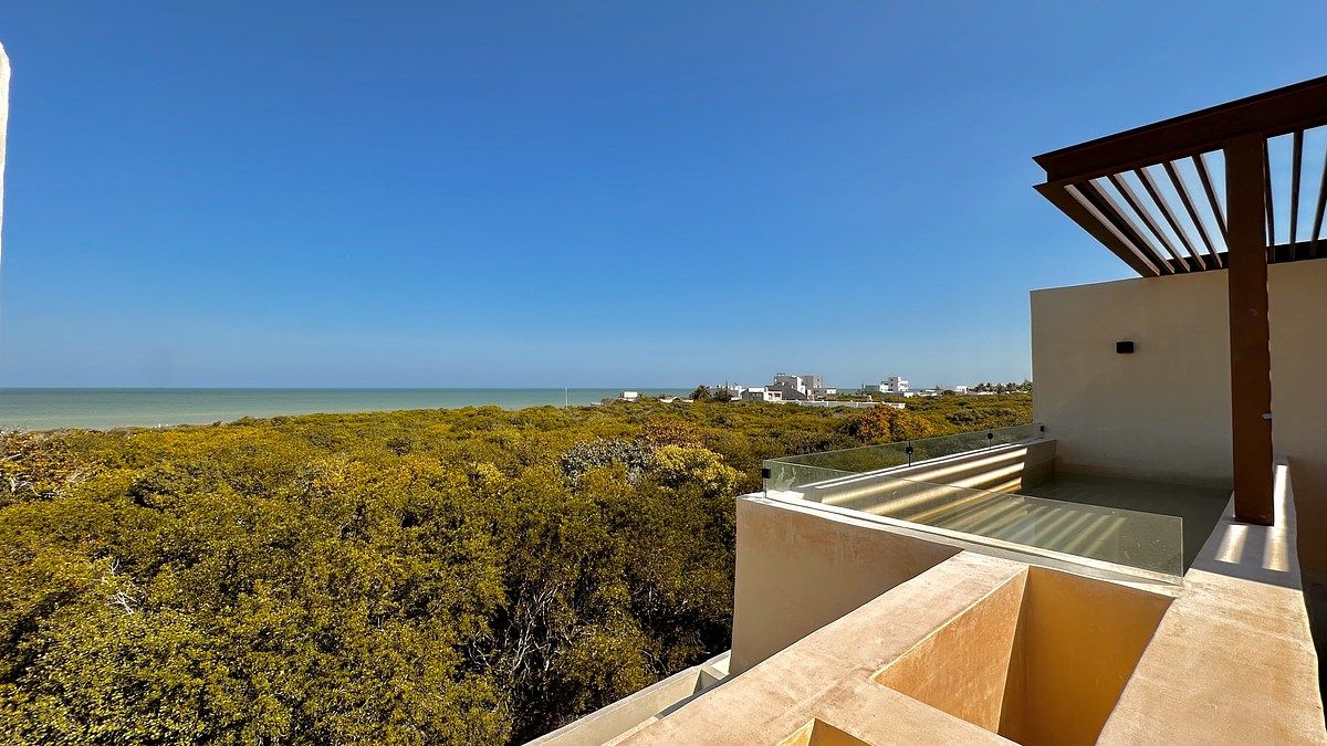 1 de 11: Piscina con vista al mar