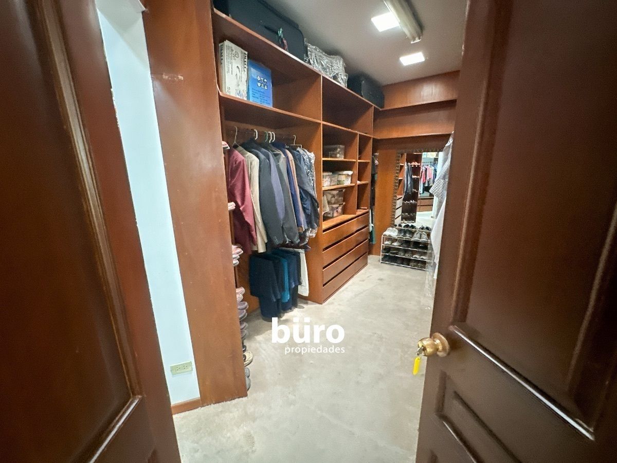 11 de 18: Walking closet 1