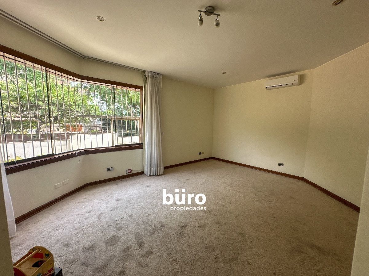 8 de 18: Dormitorio 2