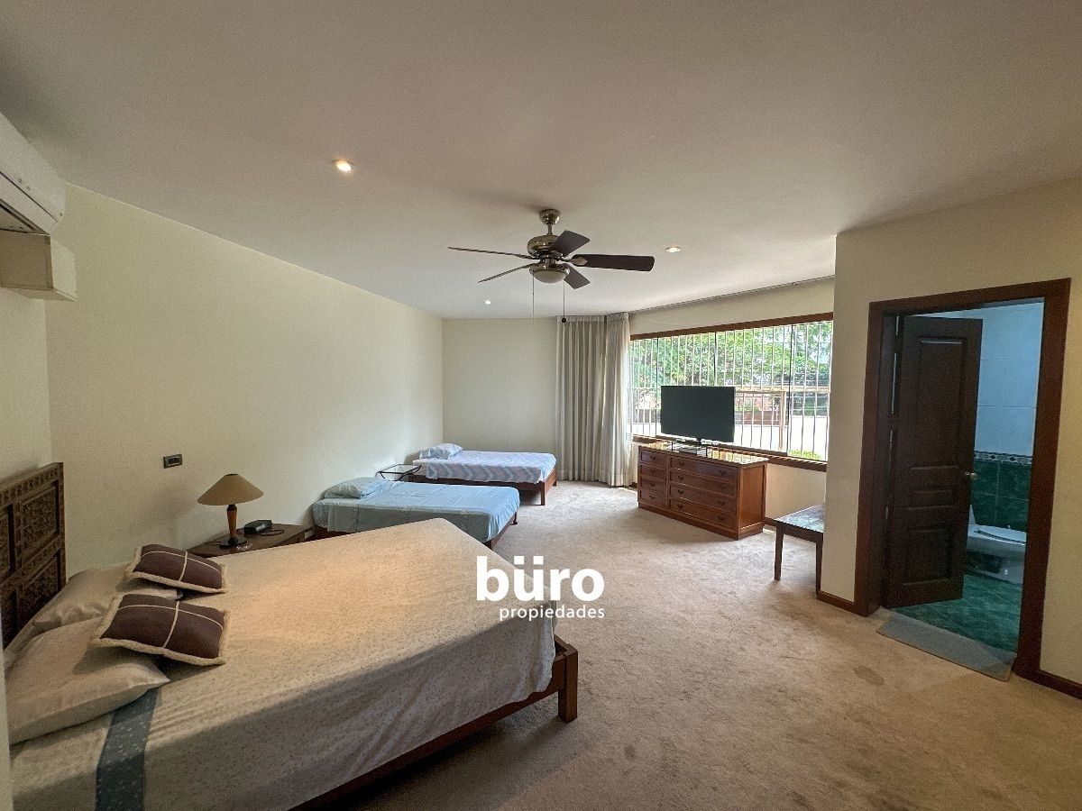 9 de 18: Dormitorio Secundario