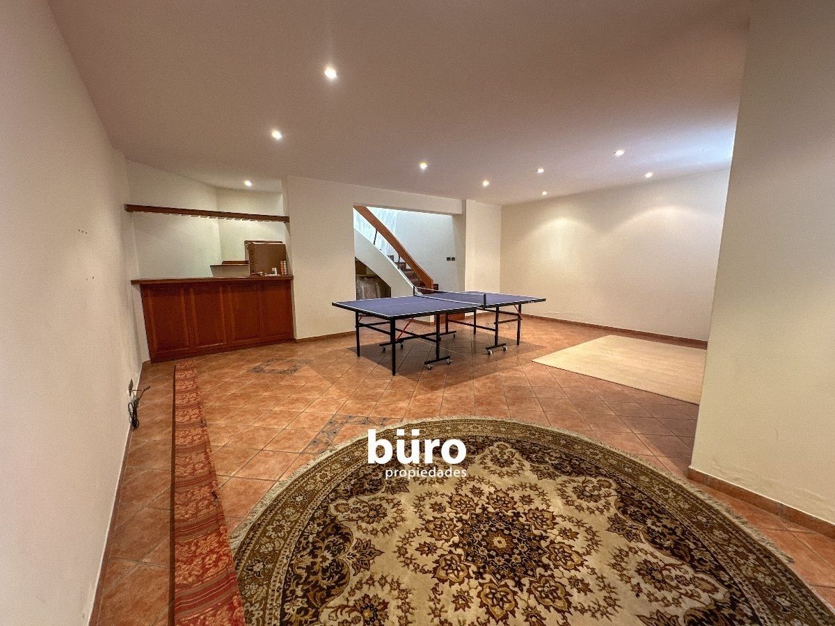 5 de 18: Sótano - Salon de juegos