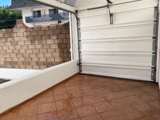 9 de 11: Estacionamiento techado entrada privada