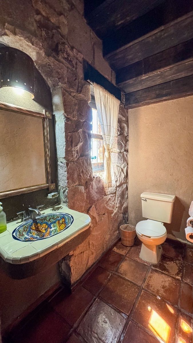44 de 44: Medio Baño para invitados en planta baja
