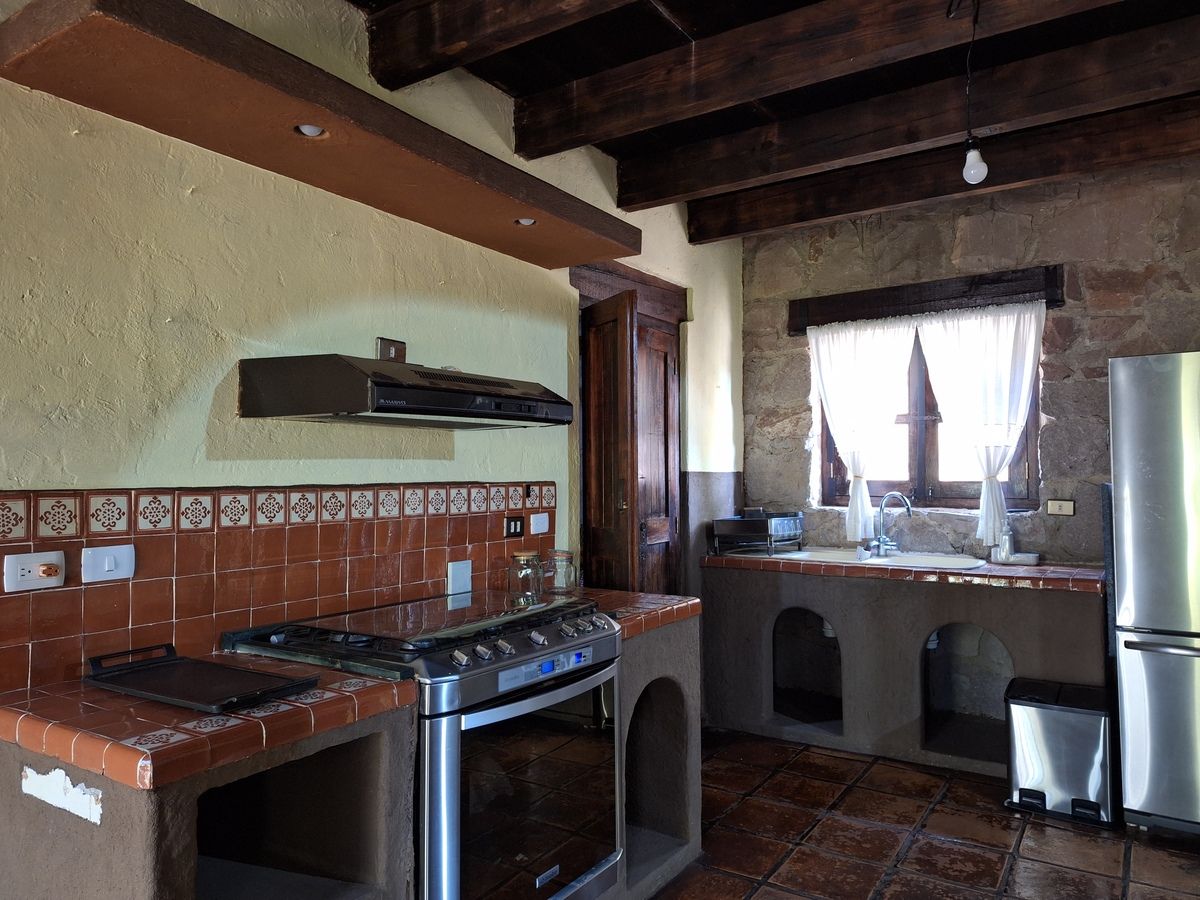20 de 44: Equipada con estufa, campana y refrigerador