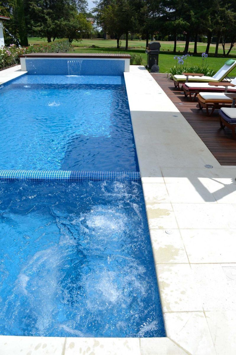 15 de 29: Alberca con jacuzzi