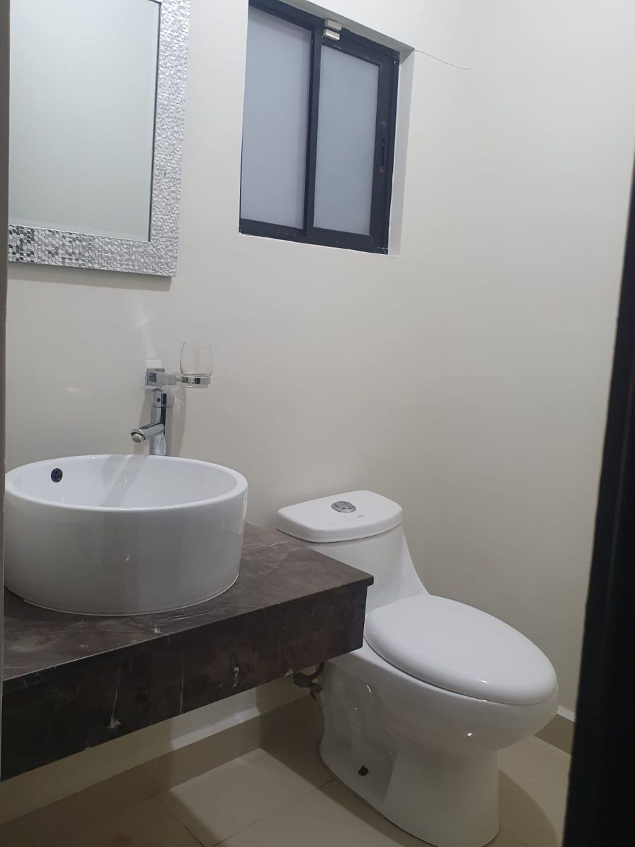 2 de 23: BAÑO SOCIAL
