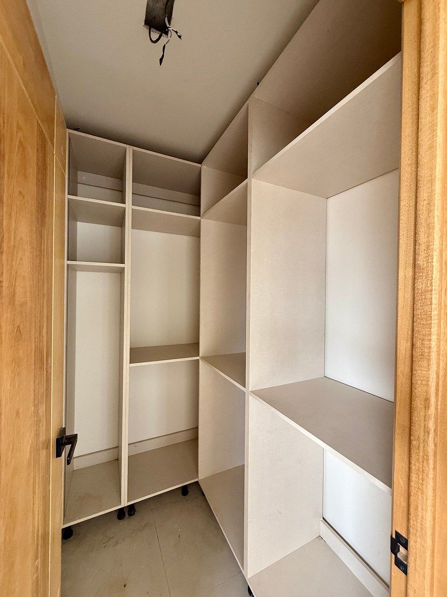 Walk-in closet / Vestidor, foto 12 de 14