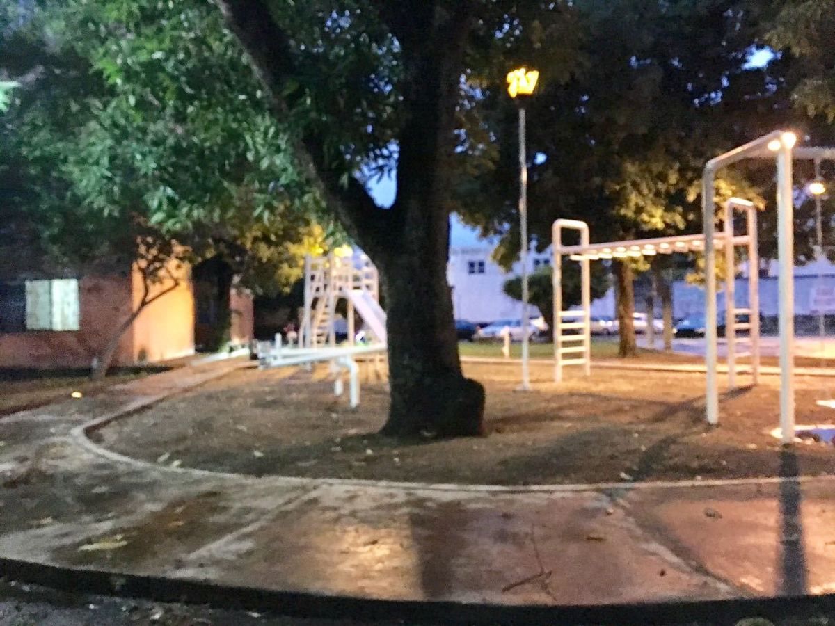 8 de 8: AREA DE JUEGOS INFANTIES FRENTE AL ESTACIONAMIENTO  INTERIOR