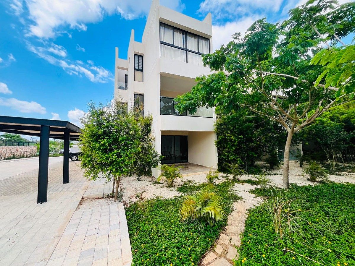 DEPARTAMENTO EN VENTA EN EL NORTE DE MÉRIDA SOBRE AVENIDA EN SANTA GERTRUDIS, foto 1 de 23