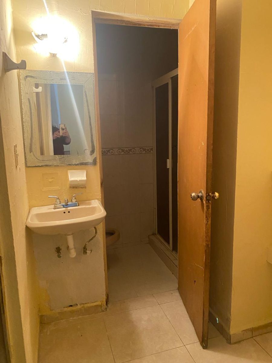 8 de 18: Baño completo P.B.