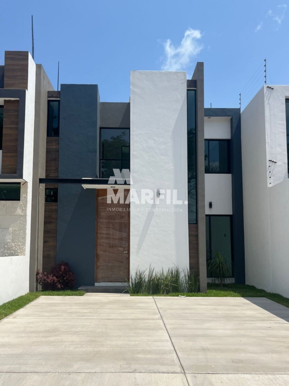 Venta de Casa de 2 Plantas en el Fracc La Rioja en Colima