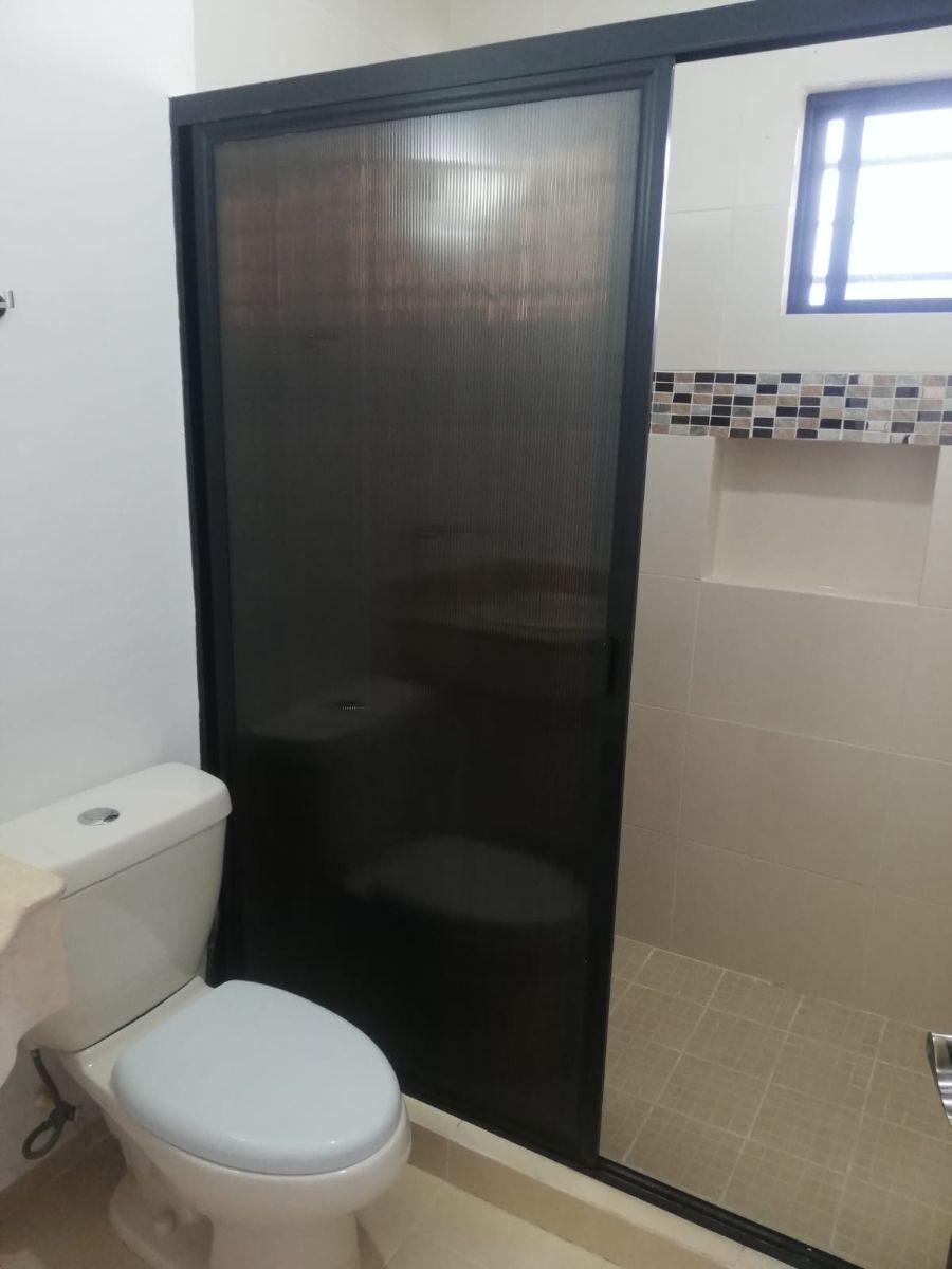 20 de 27: Un baño completo en planta alta