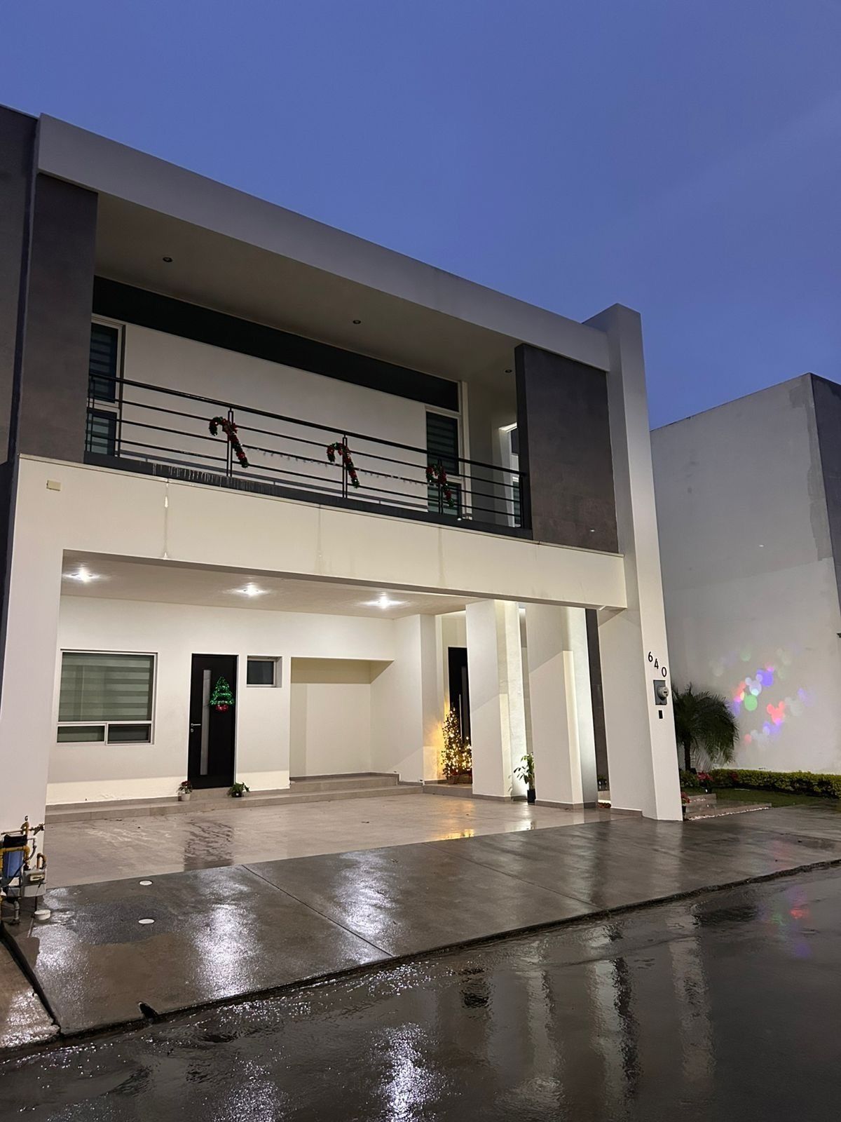 1 de 15: Fachada principal