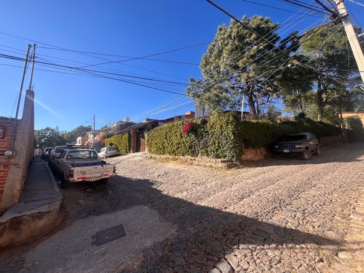 6 of 20: Casa en Ezquina