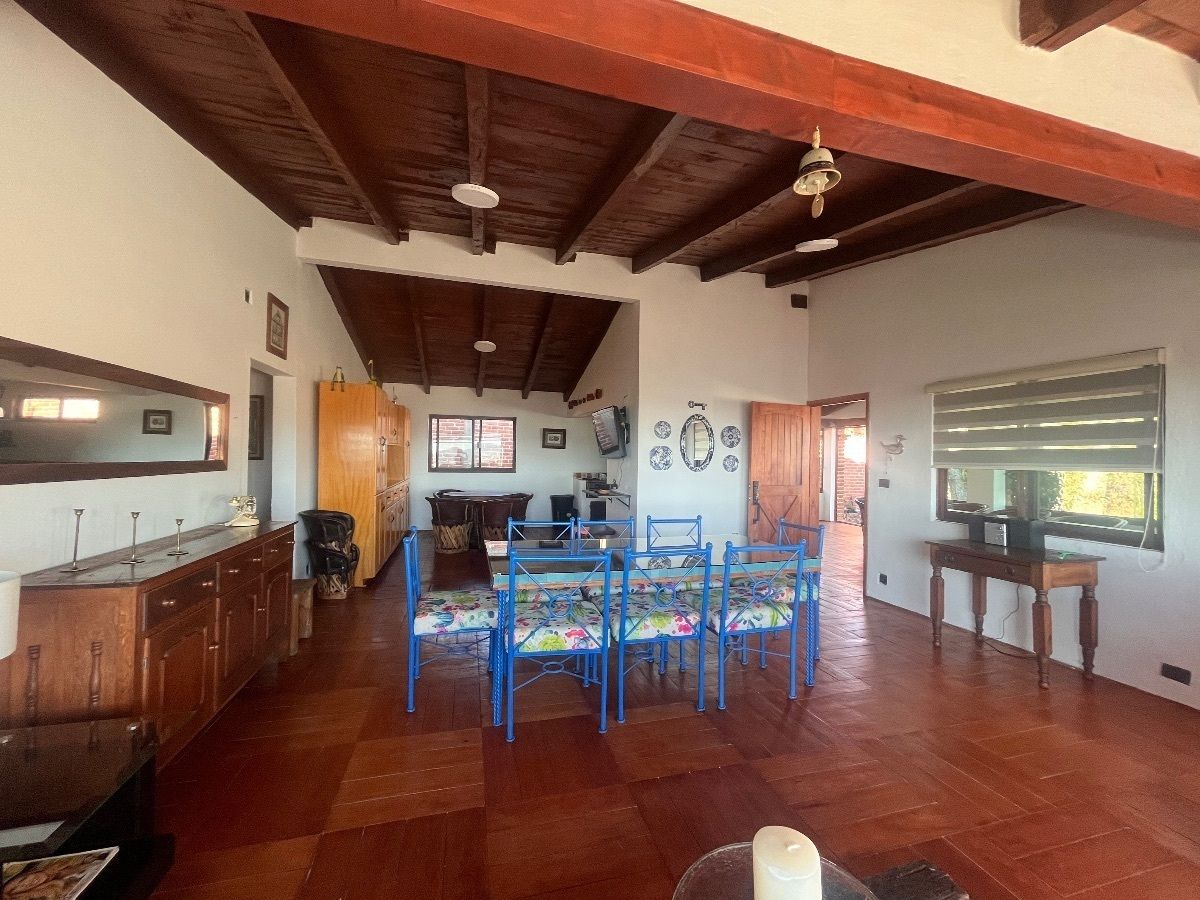 14 of 20: Comedor al fondo la cocina