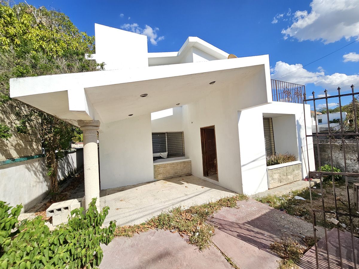 1 de 18: Fachada frontal