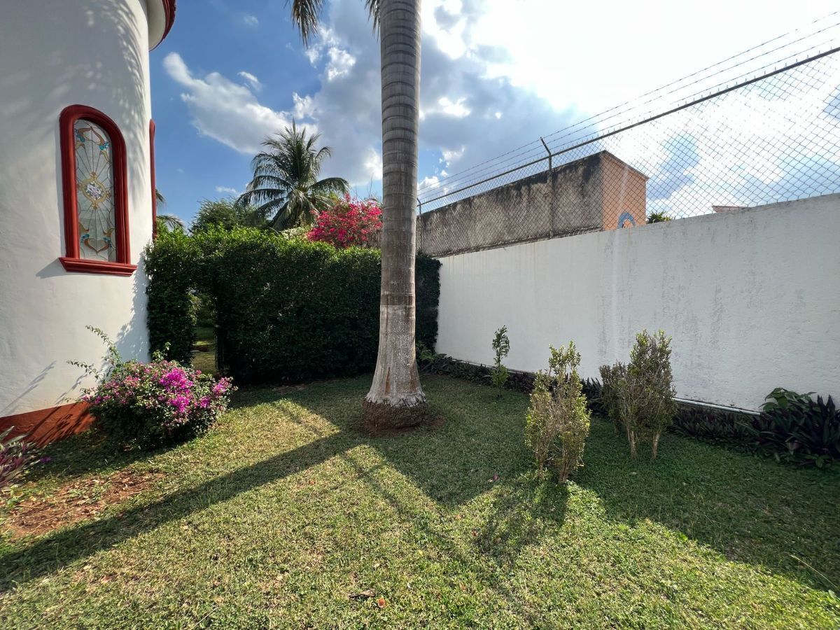 3 de 29: jardìn delantero