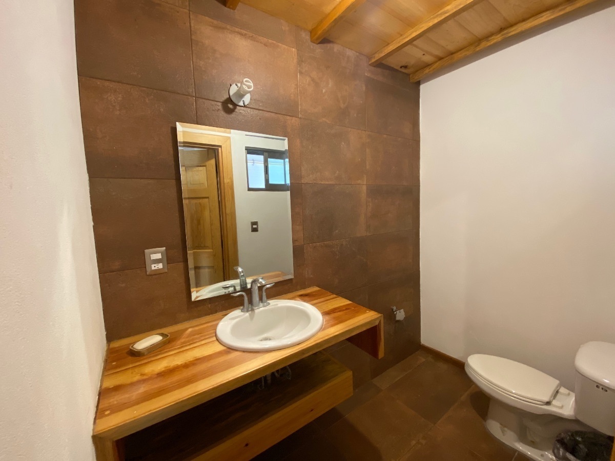 15 of 25: Baño completo