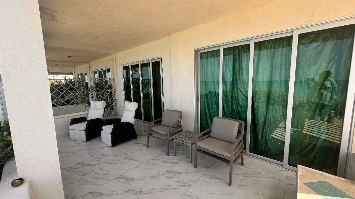 Terrazzo villa 1 con acceso a la playa