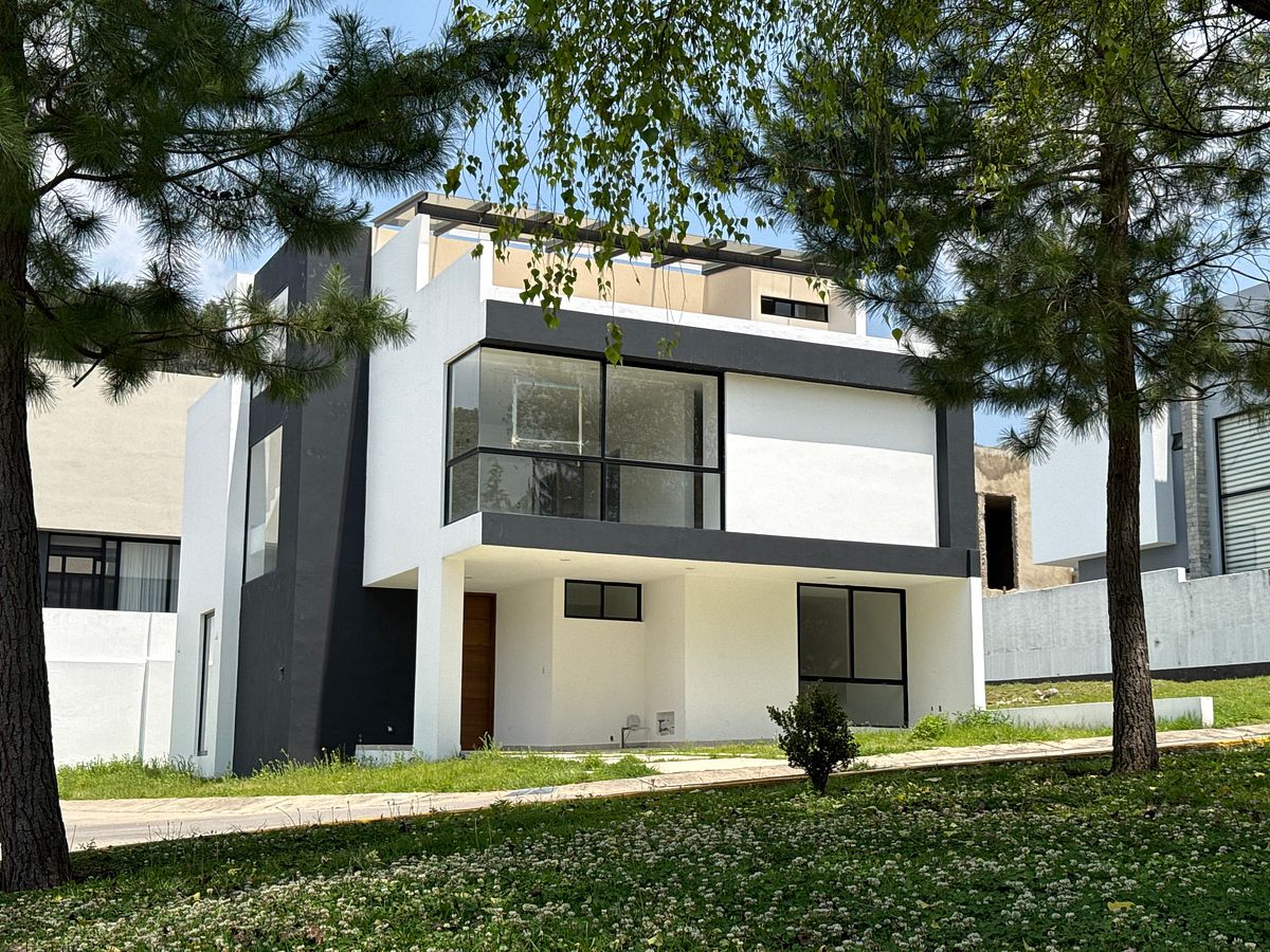 Casa en Venta en Los Robles, foto 1 de 19