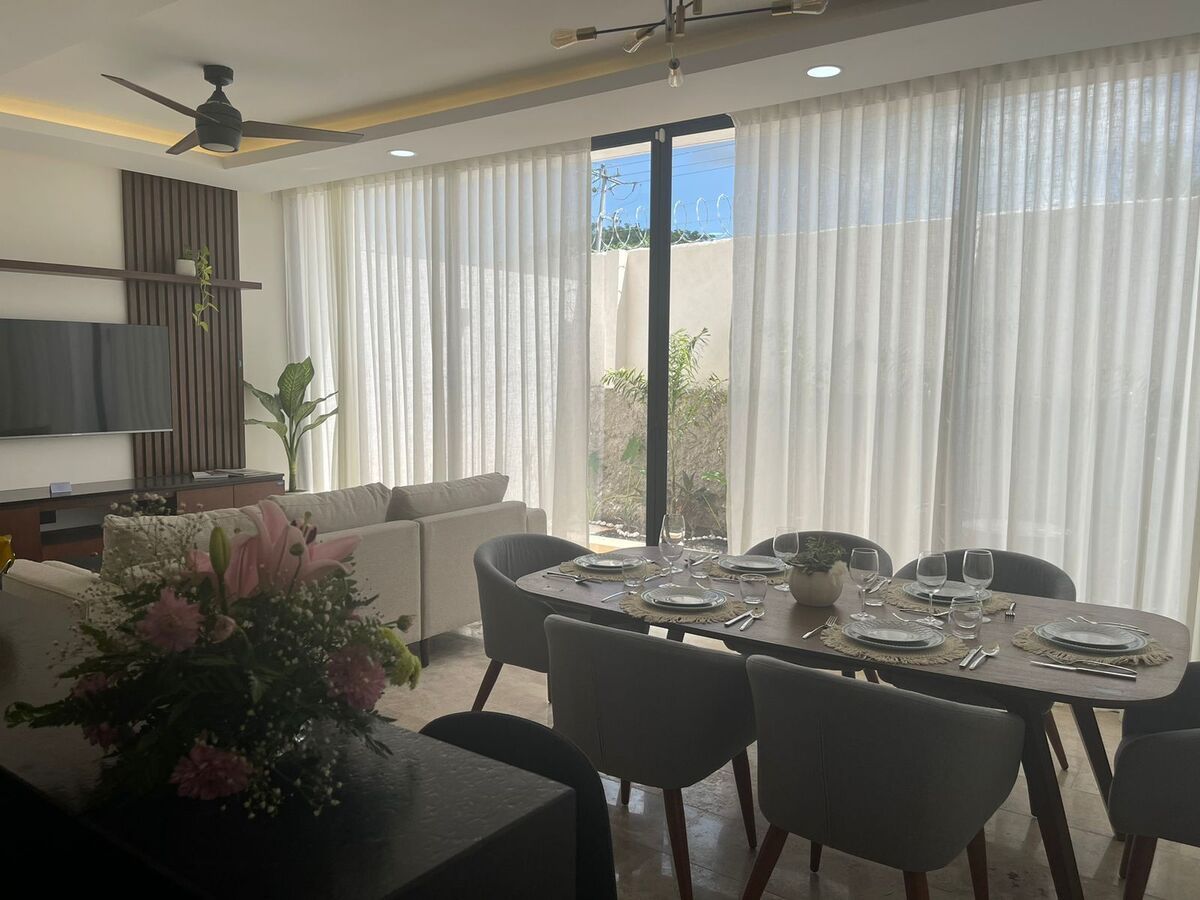 TOWNHOUSE EN CHOLUL, MÉRIDA.