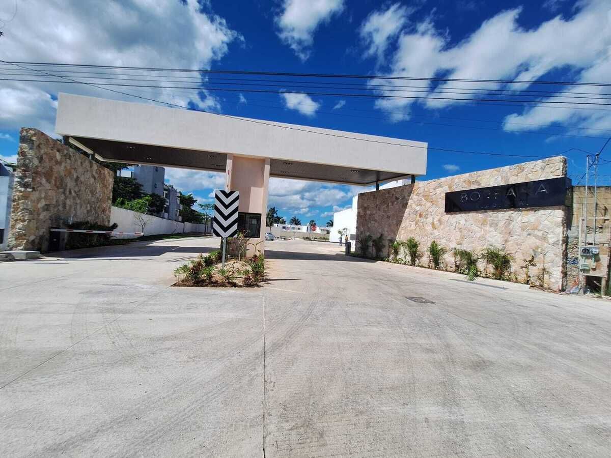 TOWNHOUSE EN CHOLUL, MÉRIDA.