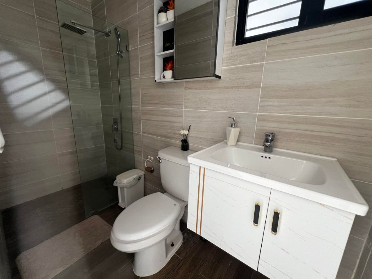 14 de 22: Baño de Estudio