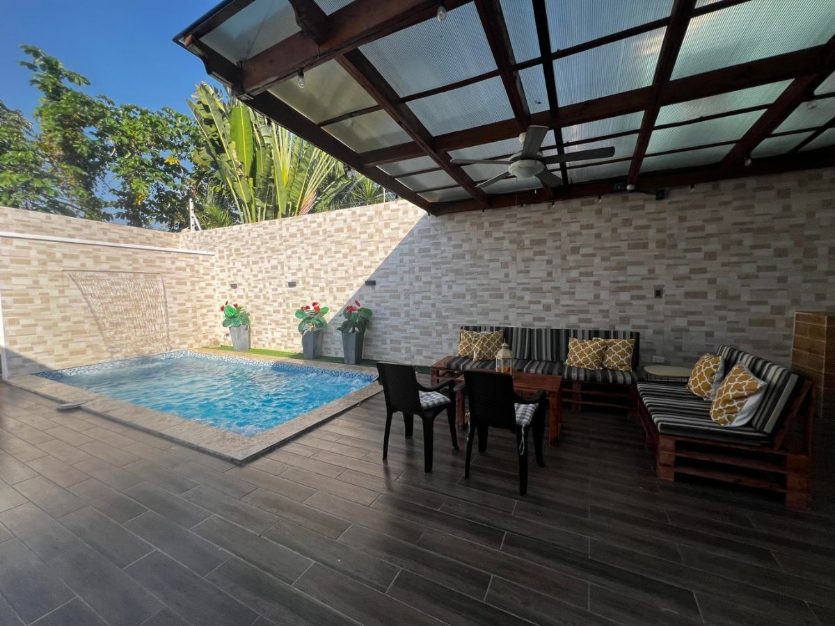 10 de 22: Área de Piscina