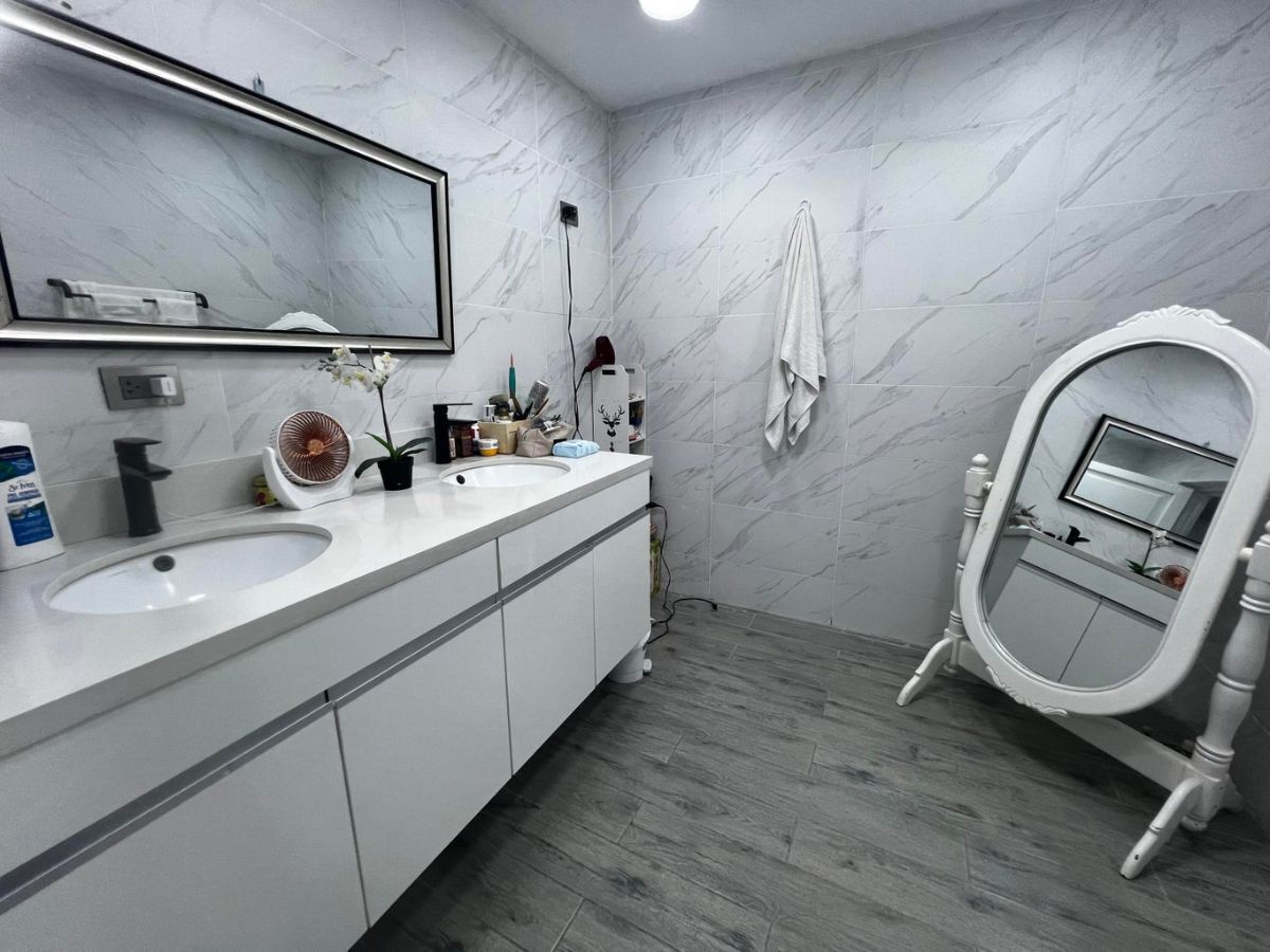 18 de 22: Baño Principal