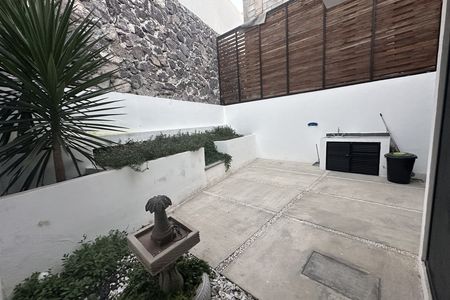 EB-PT0695
