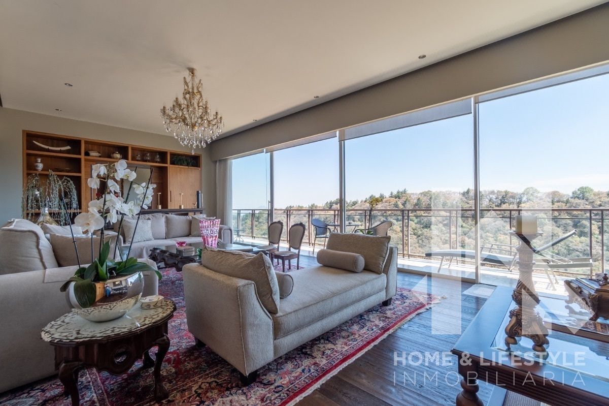 Venta Espectacular Departamento Remodelado en Cumbres de Santa Fe