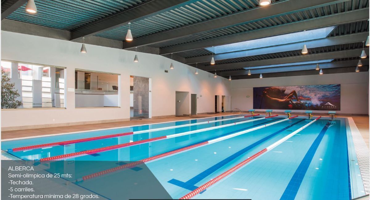 32 de 33: casa club interna