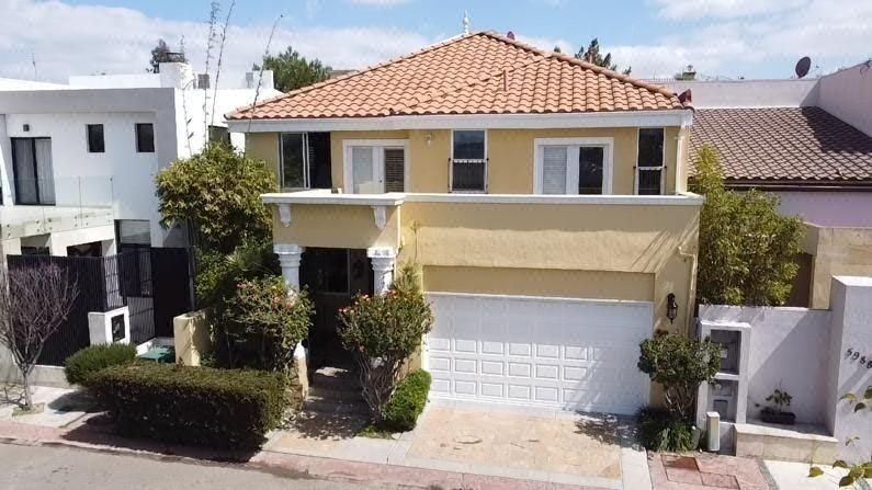 Hermosa y Amplia Casa en Venta en Hacienda Agua Caliente