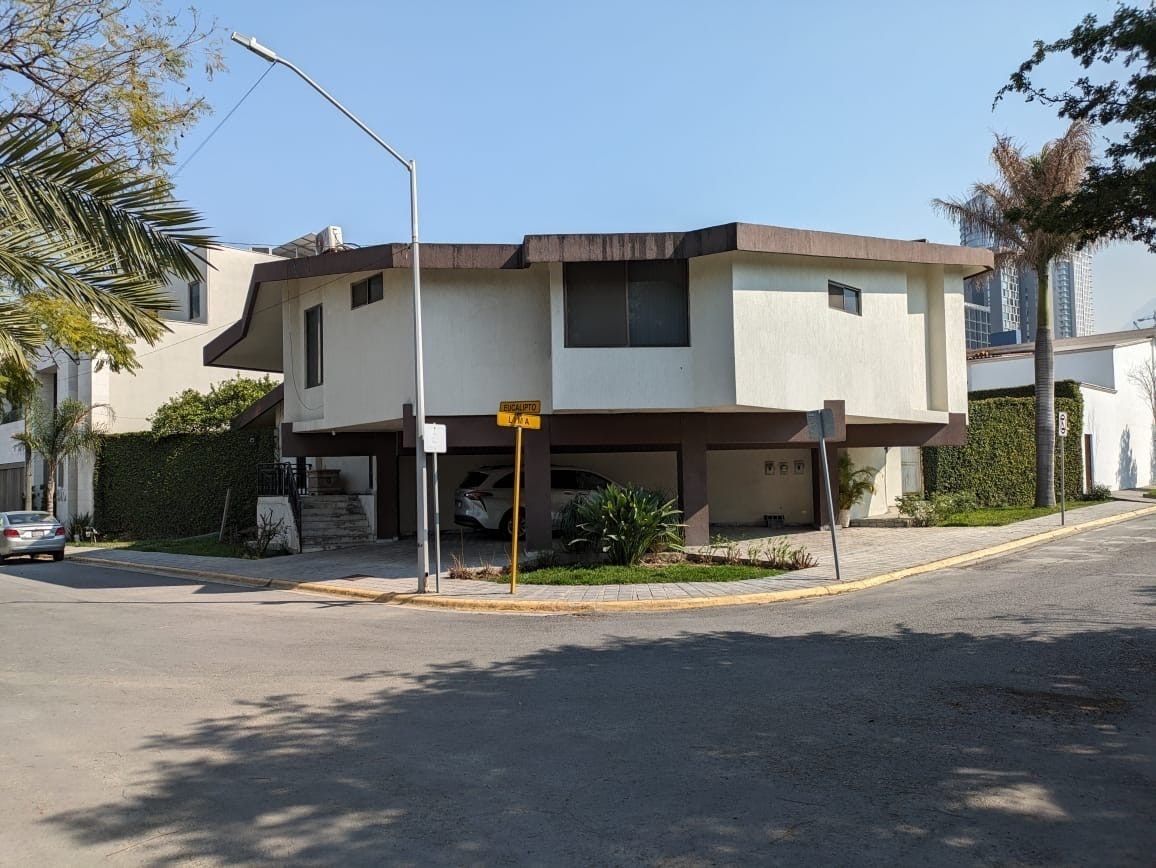 Casa en Venta en Valle del Campestre para Demoler