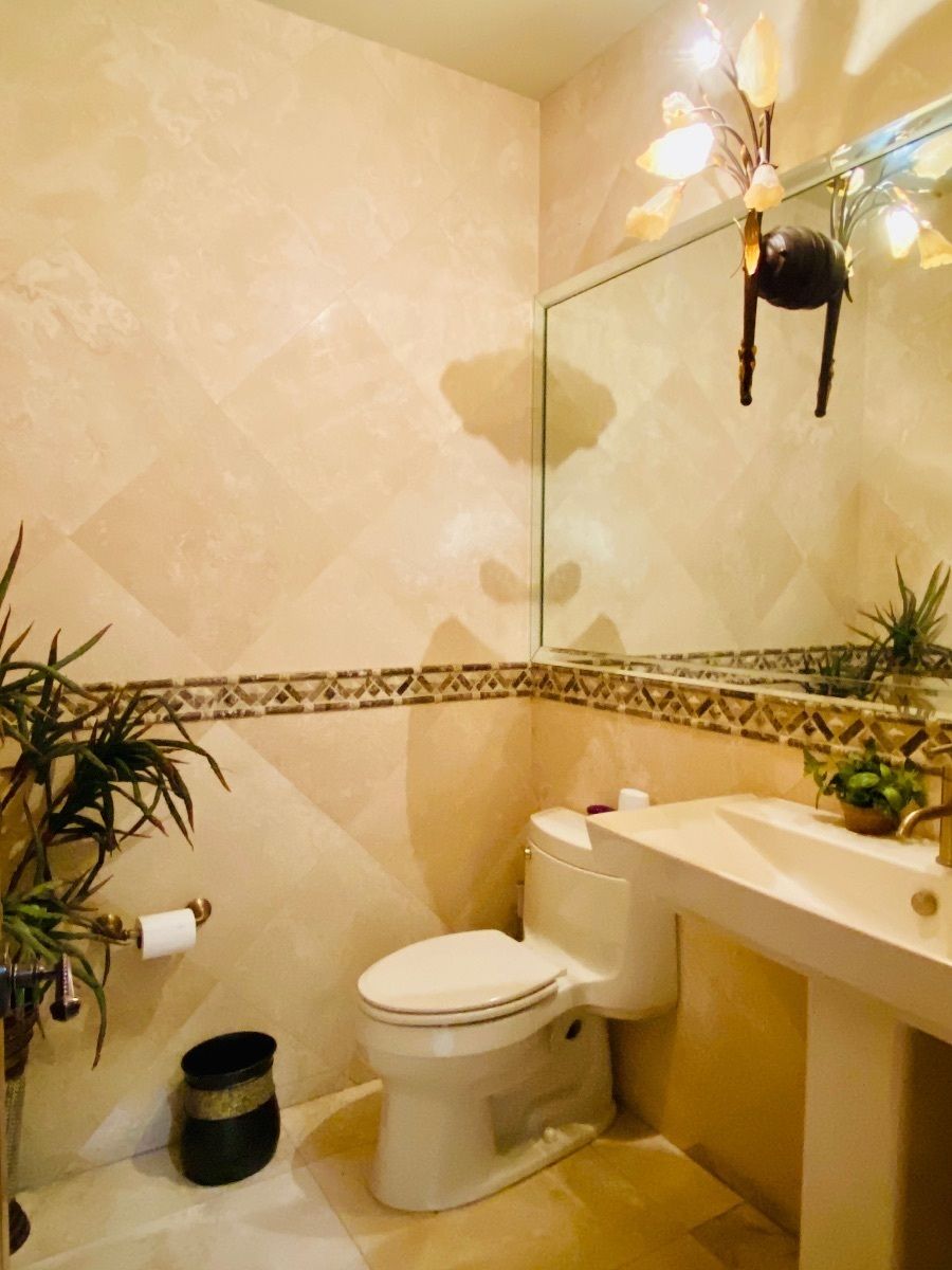 21 de 40: Medio Baño Visitas