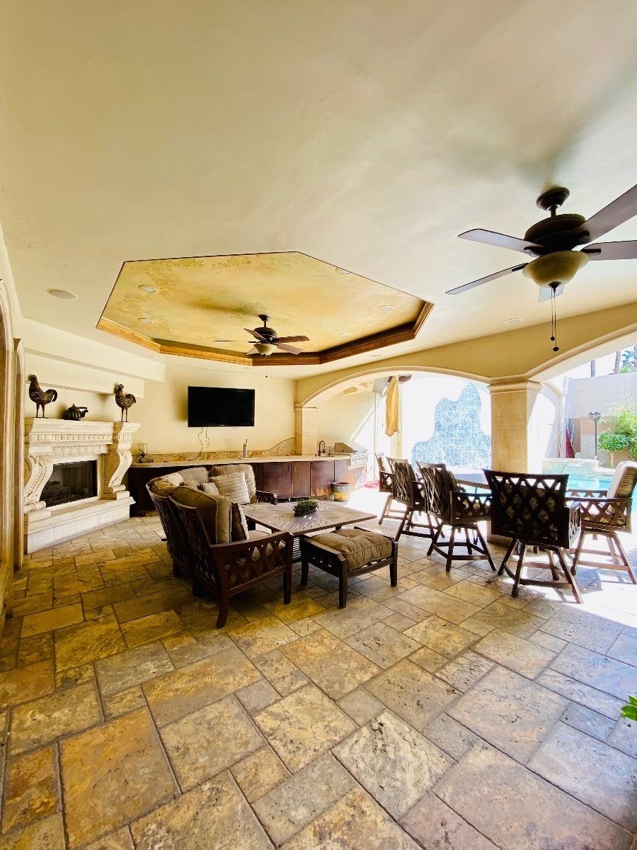 34 de 40: Patio con asador