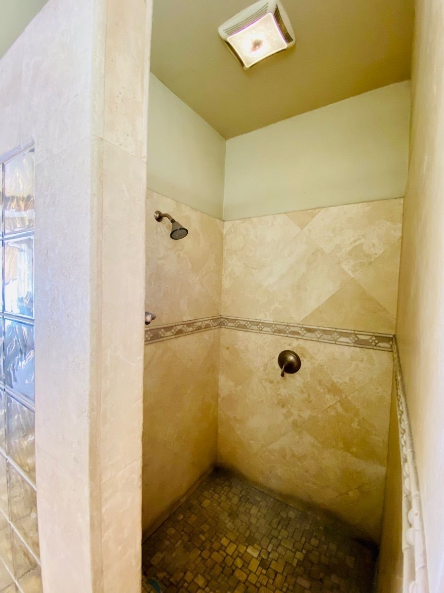 36 de 40: Regadera patio