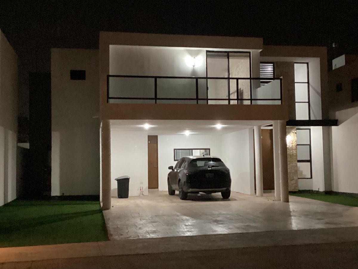 Hermosa casa en Privada Amaranto Residencial, foto 1 de 34