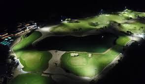 4 de 9: Único campo de Golf con iluminación nocturna en LA