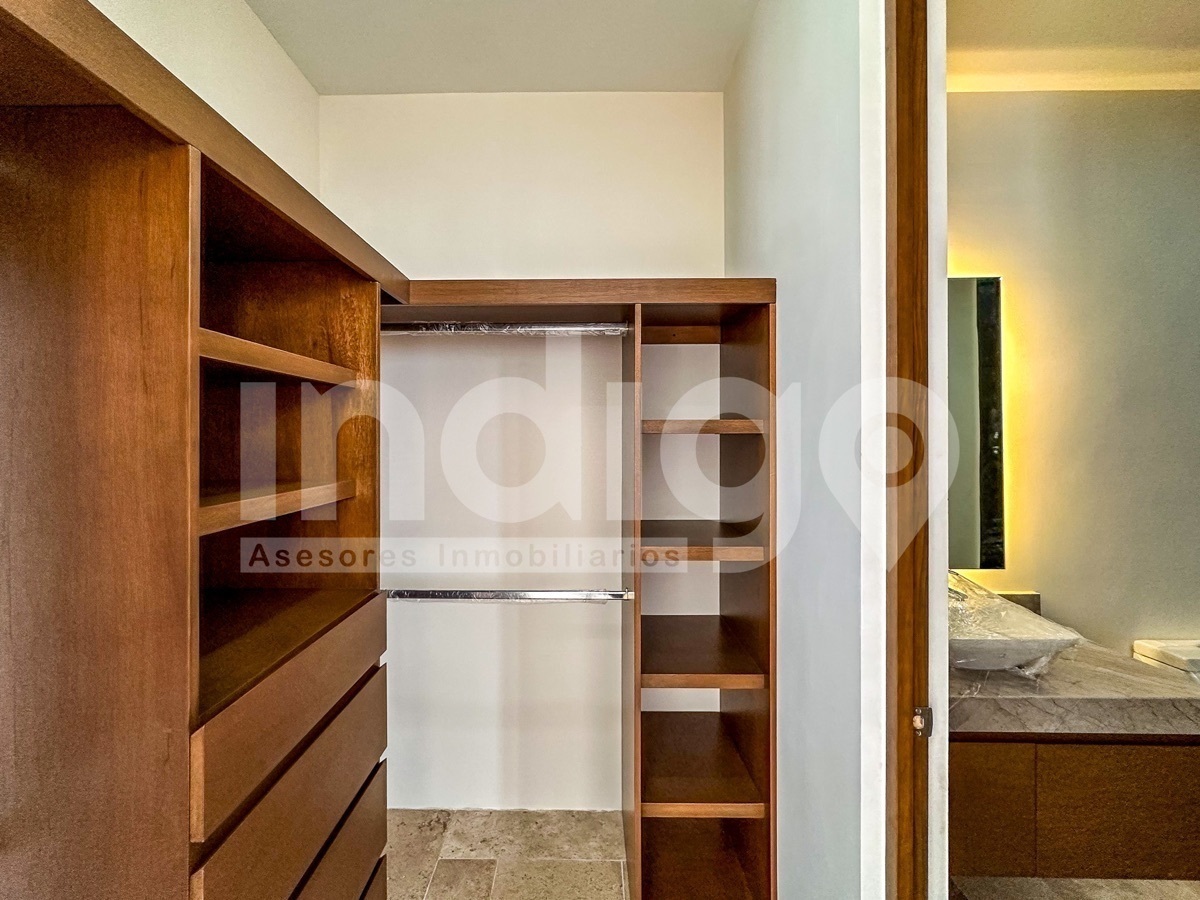 38 de 47: Vestidor Recámara Secundaria 2