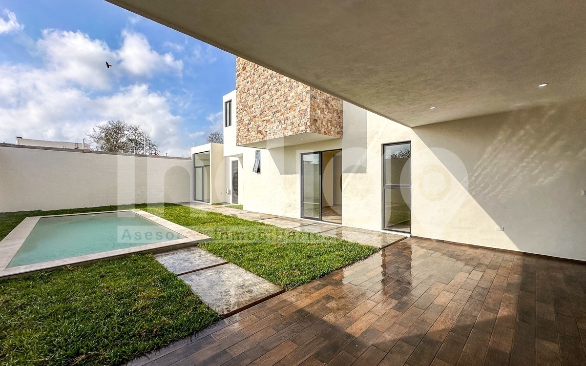 40 de 47: Terraza Posterior Techada