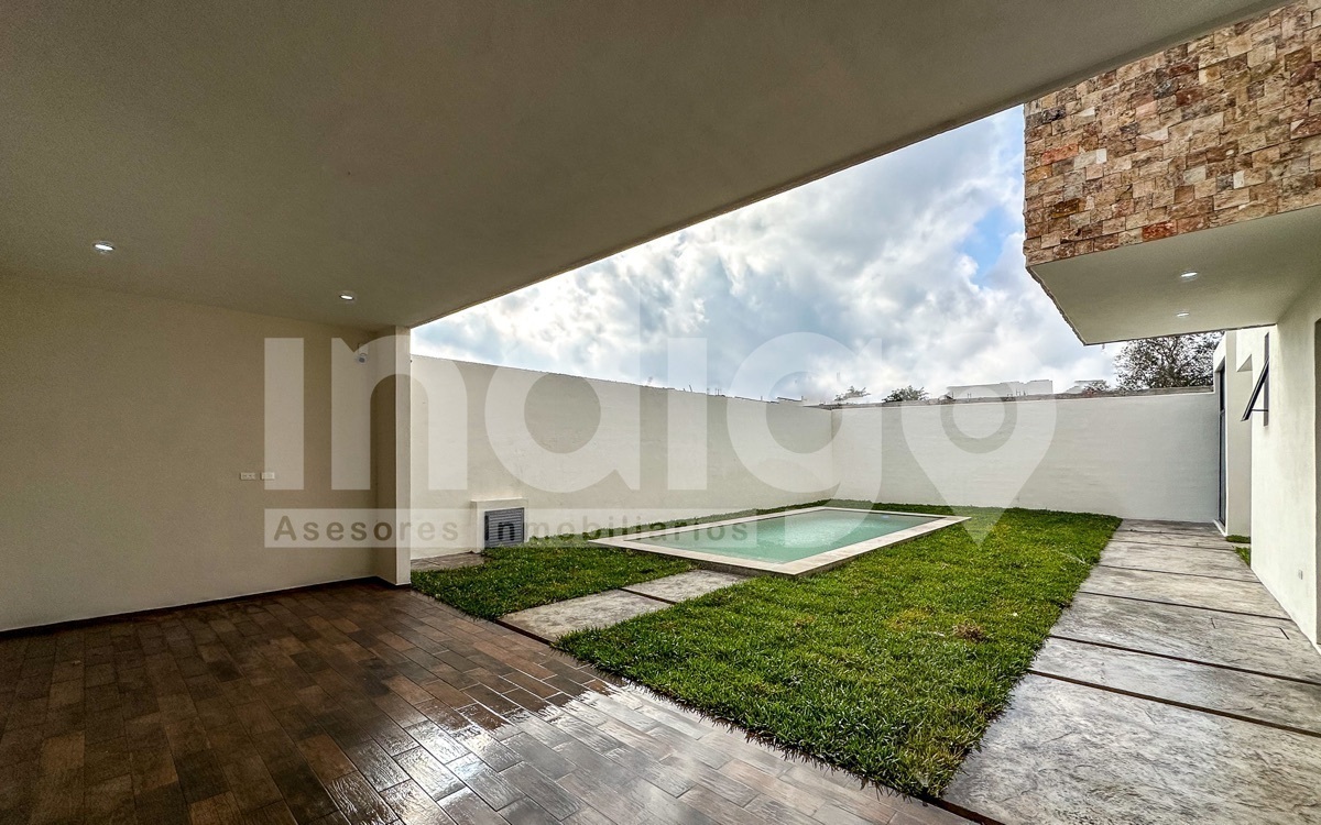 41 de 47: Terraza Posterior Techada