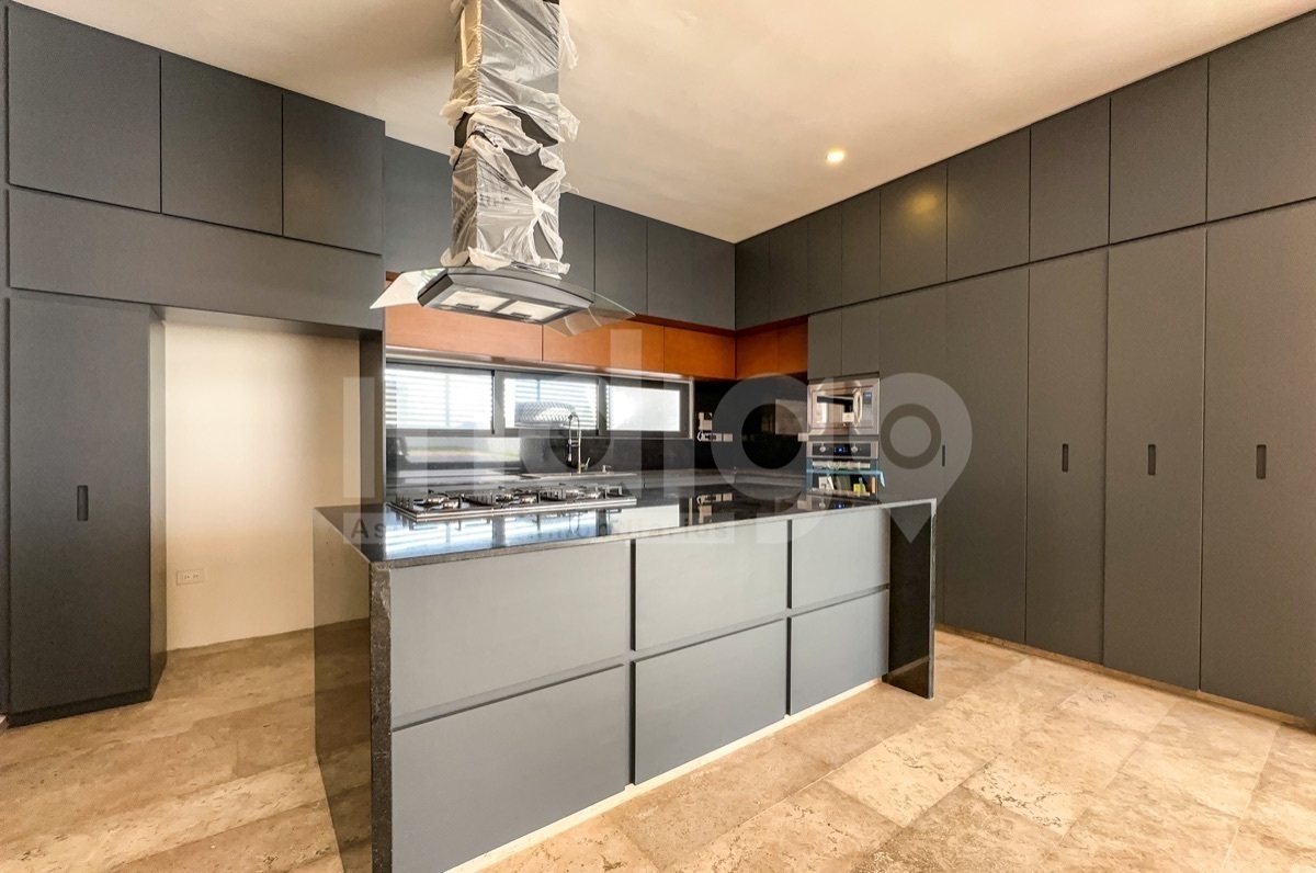 11 de 41: Cocina Integral con Isla Desayunador