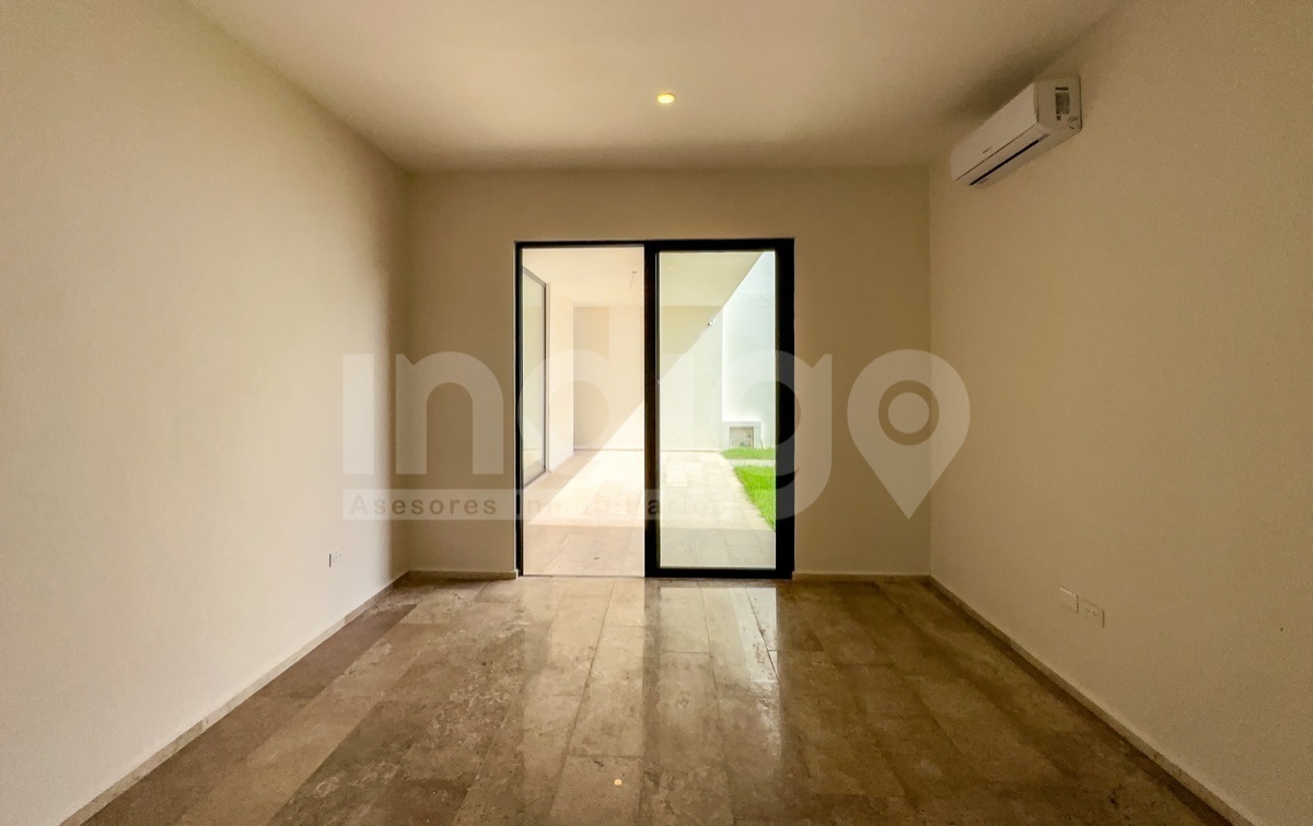 29 de 41: Recámara Secundaria 1 con Salida a la Terraza