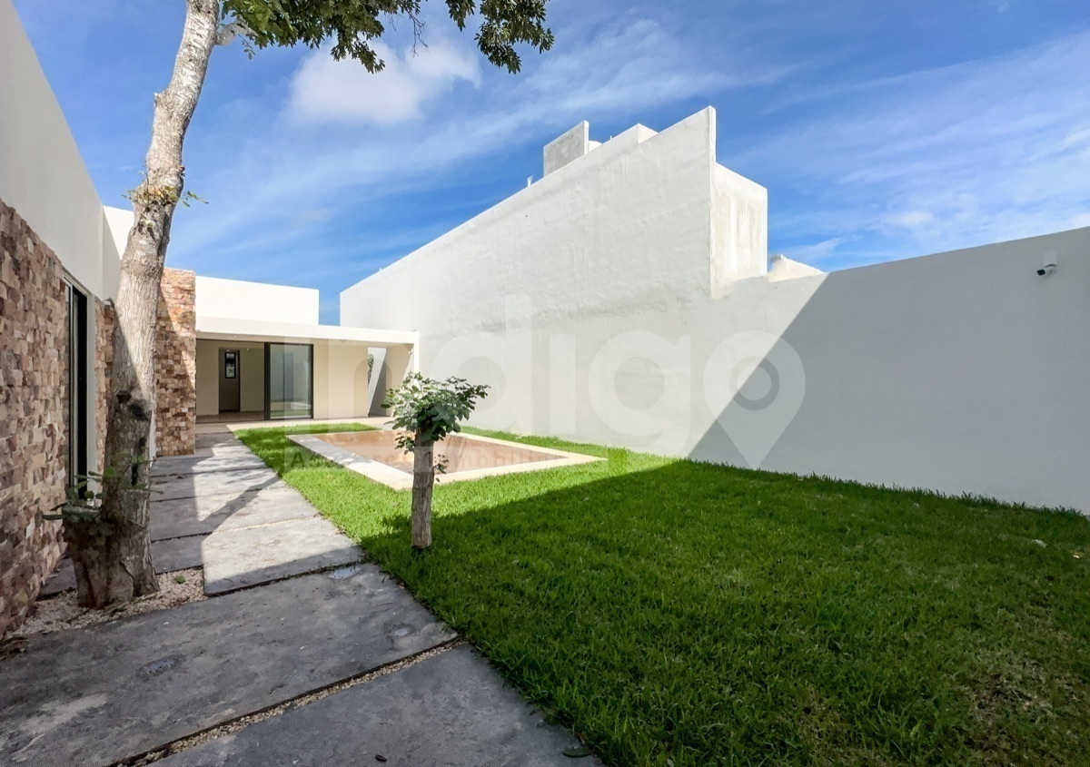 38 de 41: Jardín Trasero