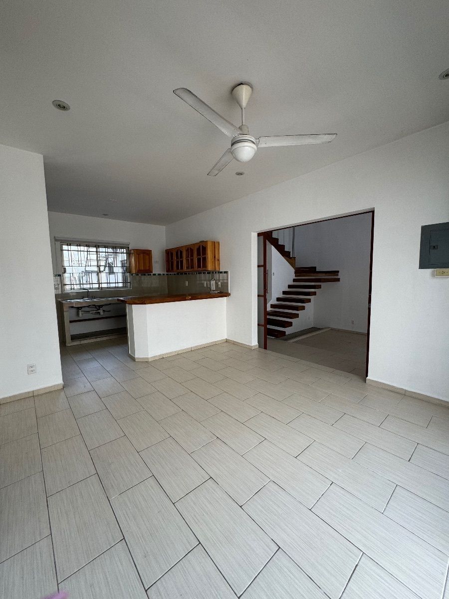 9 de 32: Comedor con cocina