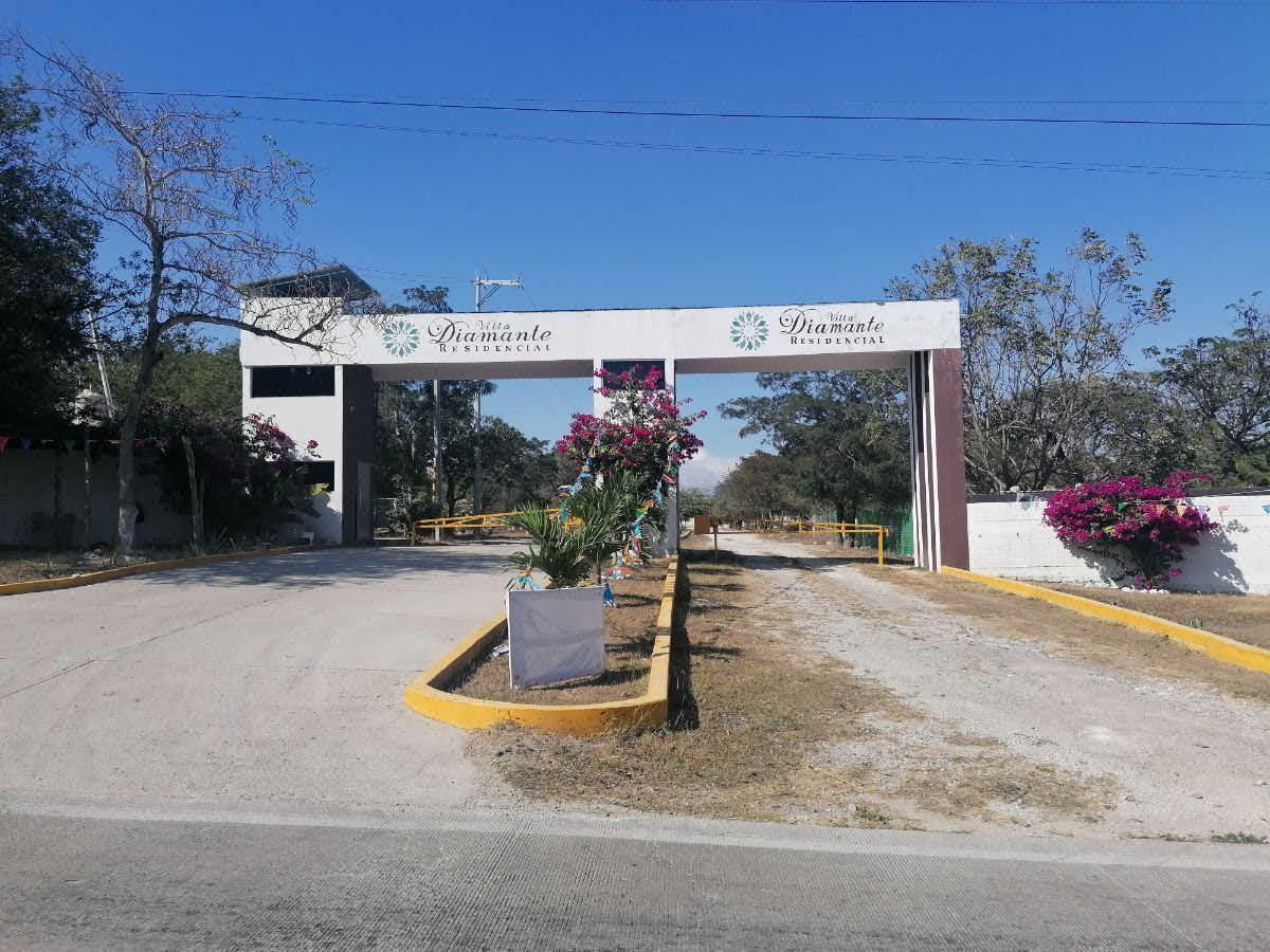 Se Vende Terreno de 341.53 en el Fracc. Privado Villa Diamante